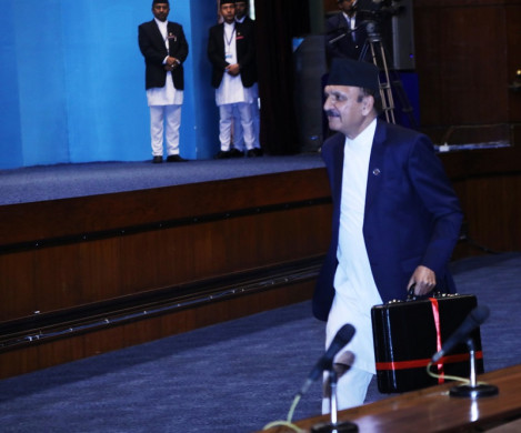 बजेट वक्तव्य : कच्चा वस्तुको आयातमा एक तह कम भन्सार लाग्ने